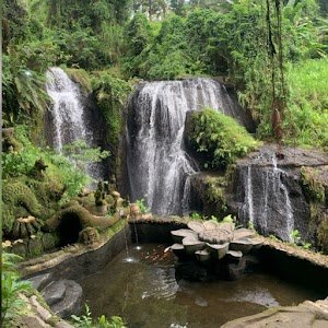 Taman Beji Griya Waterfall Temple place picture